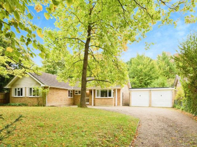 4 bedroom bungalow for sale
