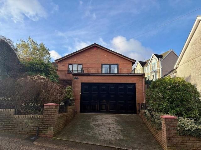 4 bedroom bungalow for sale
