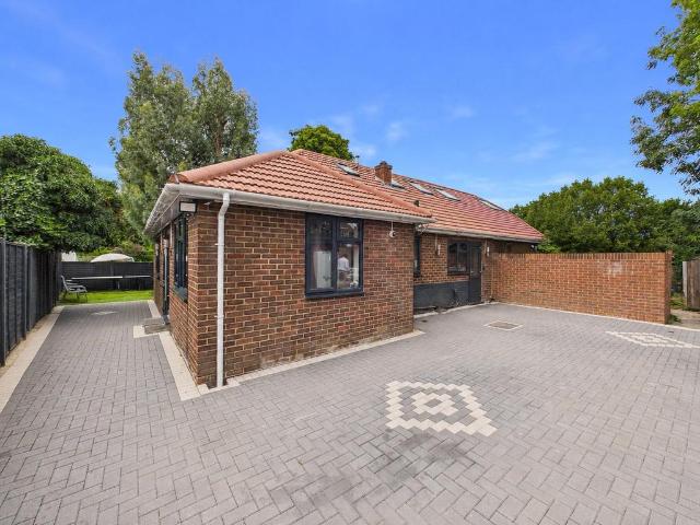 4 bedroom bungalow for sale