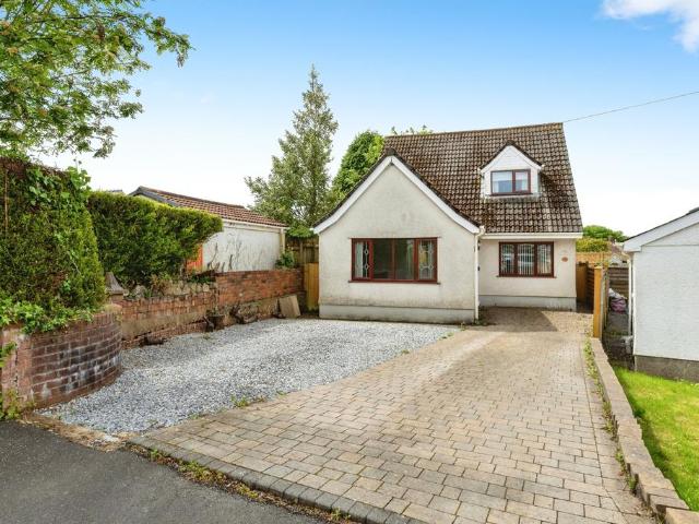 4 bedroom bungalow for sale