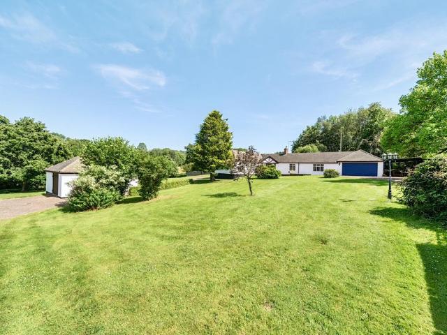 4 bedroom bungalow for sale
