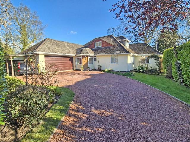 4 bedroom bungalow for sale