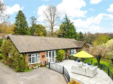 4 bedroom bungalow for sale