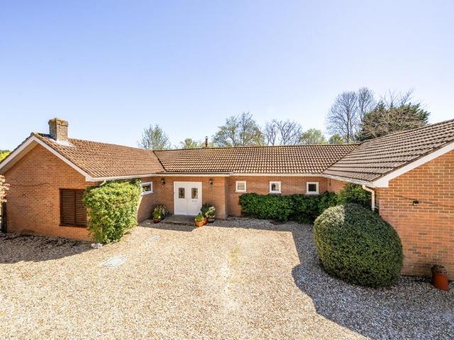 4 bedroom bungalow for sale