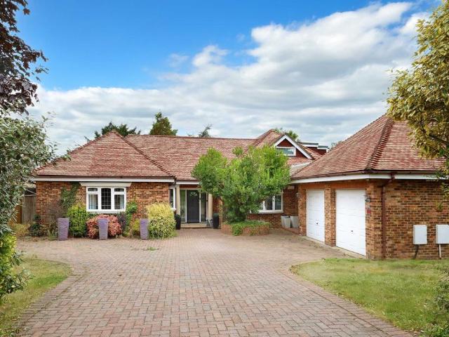 4 bedroom bungalow for sale