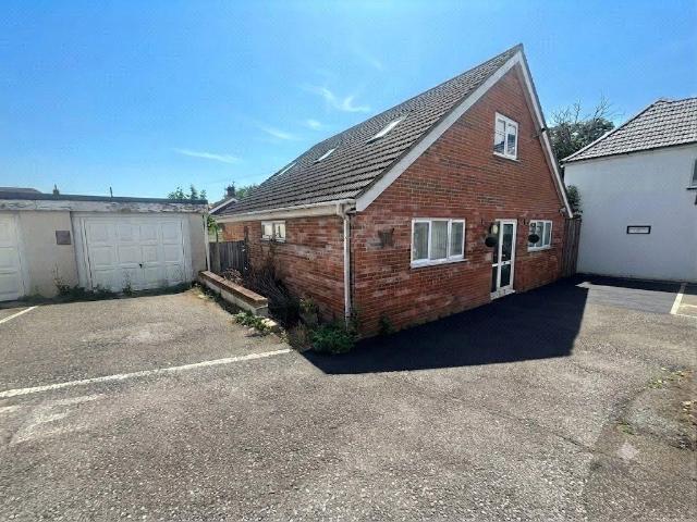 4 bedroom bungalow for sale