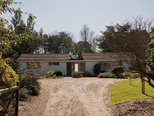 4 bedroom bungalow for sale