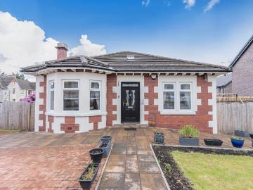 4 bedroom bungalow for sale