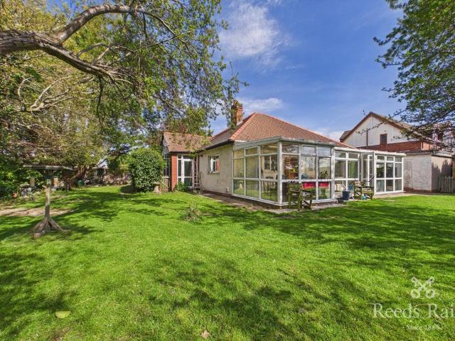 4 bedroom bungalow for sale