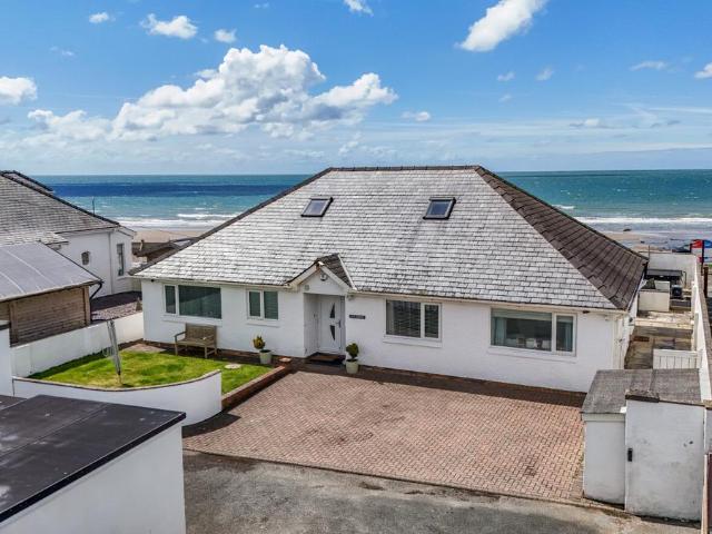 4 bedroom bungalow for sale
