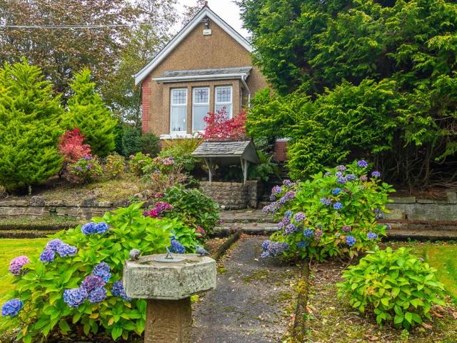 4 bedroom bungalow for sale