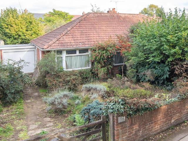 4 bedroom bungalow for sale