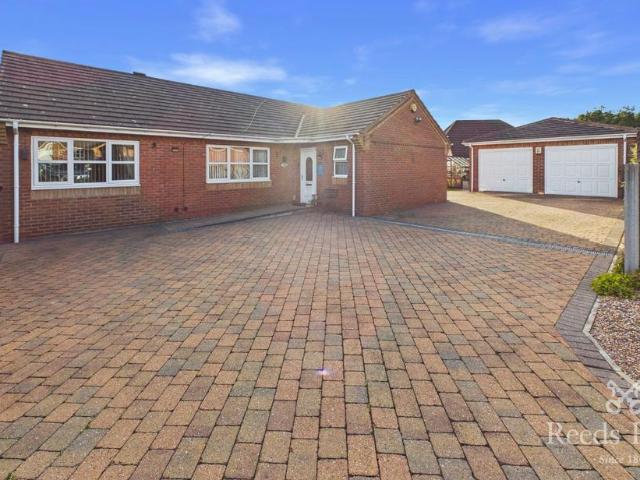 4 bedroom bungalow for sale
