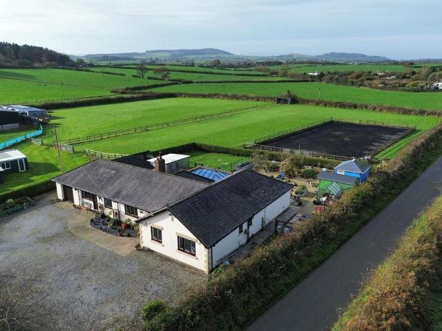 4 bedroom bungalow for sale