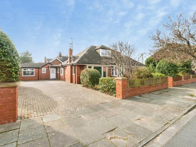 4 bedroom bungalow for sale