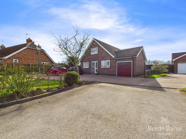4 bedroom bungalow for sale