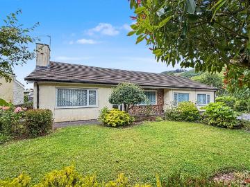 4 bedroom bungalow for sale