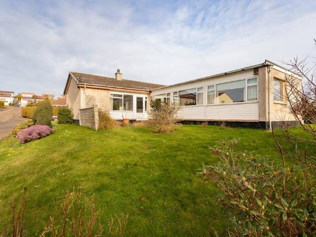 4 bedroom bungalow for sale