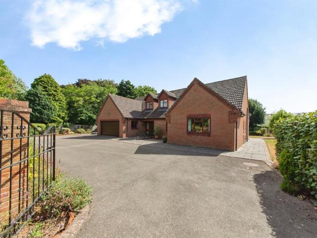 4 bedroom bungalow for sale