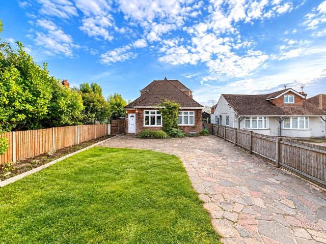 4 bedroom bungalow for sale