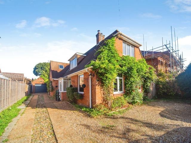 4 bedroom bungalow for sale