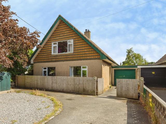 4 bedroom bungalow for sale