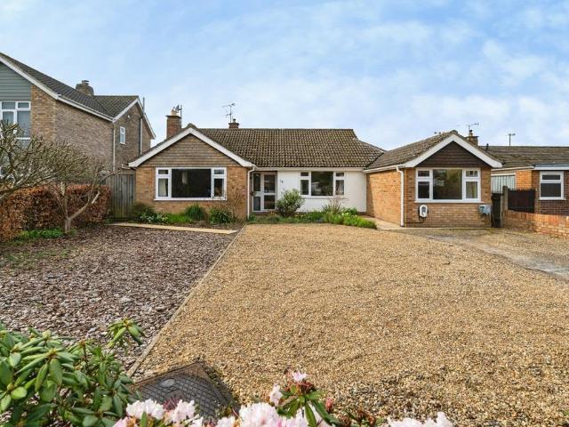 4 bedroom bungalow for sale