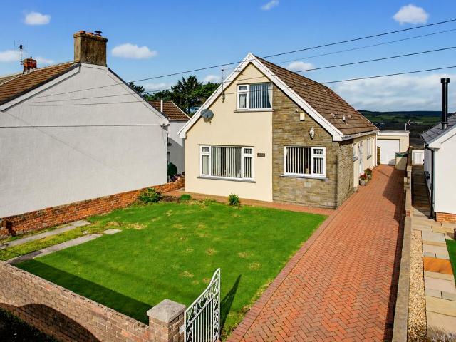 4 bedroom bungalow for sale
