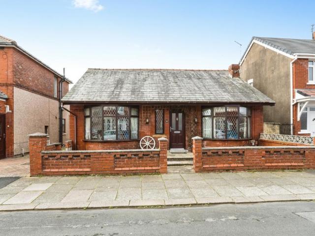 4 bedroom bungalow for sale