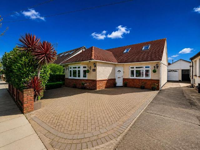 4 bedroom bungalow for sale