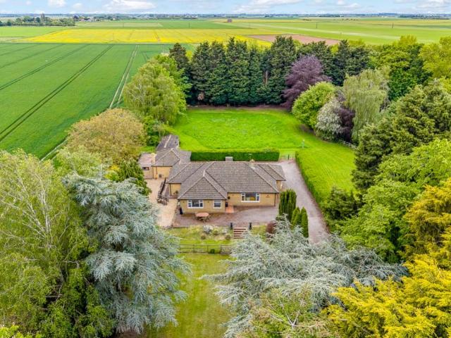 4 bedroom bungalow for sale