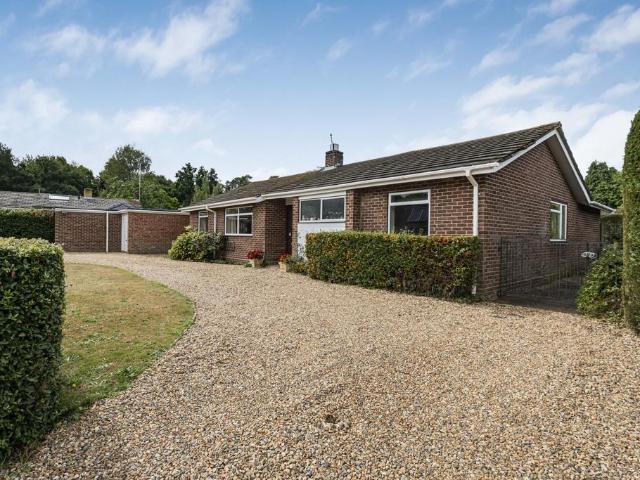 4 bedroom bungalow for sale