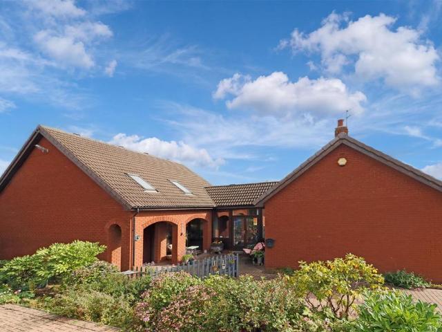 4 bedroom bungalow for sale