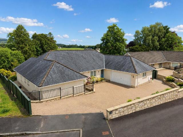 4 bedroom bungalow for sale
