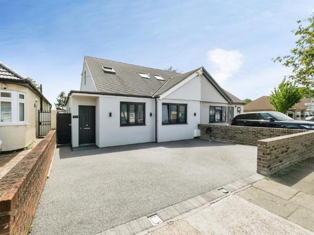 4 bedroom bungalow for sale