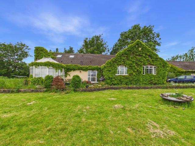4 bedroom bungalow for sale
