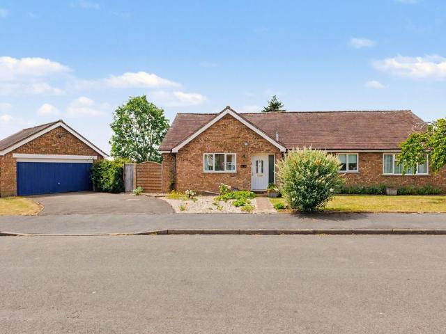 4 bedroom bungalow for sale