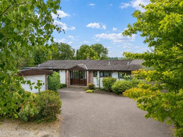 4 bedroom bungalow for sale
