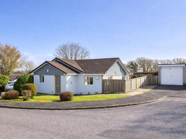 4 bedroom bungalow for sale