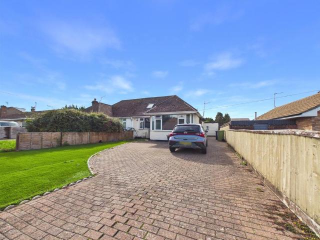 4 bedroom bungalow for sale
