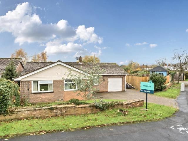 4 bedroom detached bungalow for sale