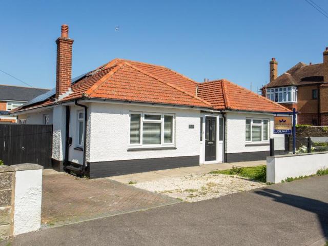 4 bedroom bungalow for sale