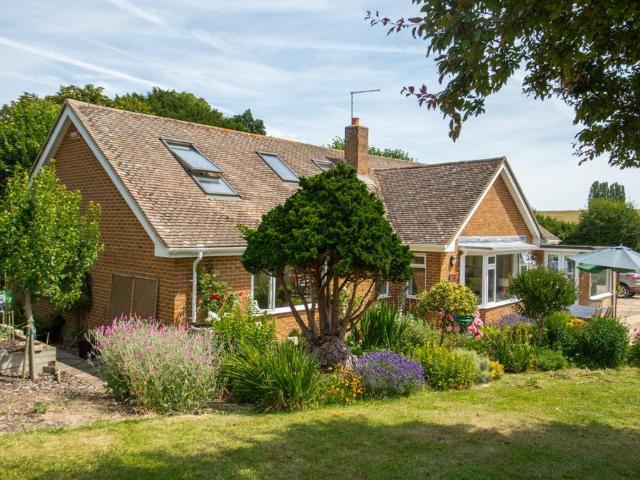 4 bedroom bungalow for sale