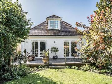 4 bedroom bungalow for sale