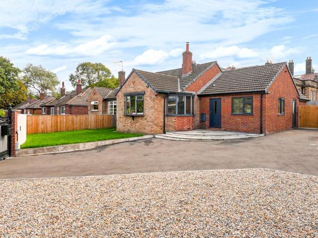 4 bedroom bungalow for sale