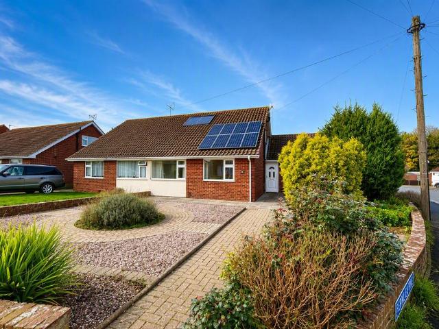 4 bedroom bungalow for sale
