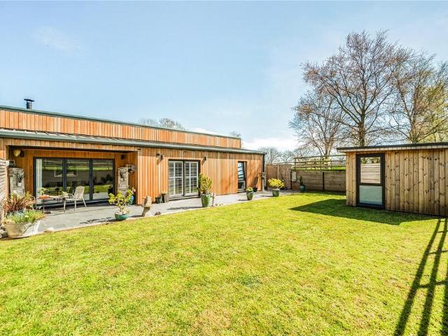 4 bedroom bungalow for sale