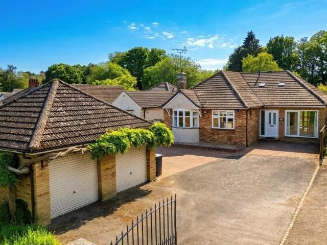 4 bedroom bungalow for sale
