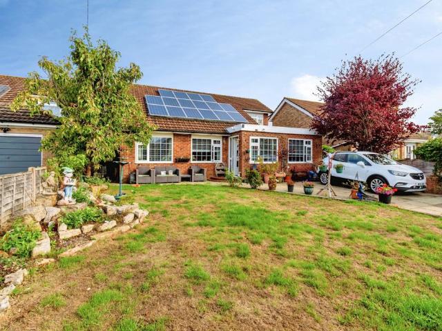 4 bedroom bungalow for sale