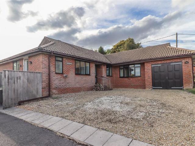 4 bedroom bungalow for sale